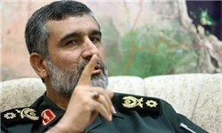العمید حاجی زادة: التهدیدات الأمریکیة لایران "تخرّصات"// اذا ارتکب الأعداء أی خطأ ستسقط صواریخنا على رؤوسهم