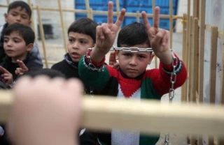 حقوقیون: اعتقال الاحتلال للأطفال یهدف لکسر روحهم الوطنیة //اعتقال 15 ألف طفل منذ انتفاضة الاقصى