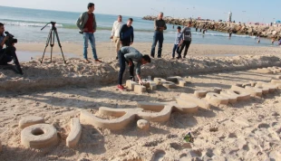 گزارش تصویری؛

ابتکار هنرمند فلسطینی برای نمایش تاریخ فلسطین 4