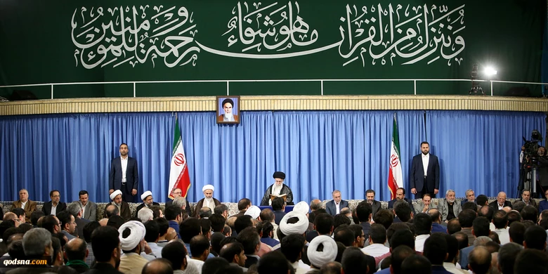 في محفل الأنس مع القرآن الكريم 

قائد الثورة الاسلامية : السعوديون اشداء مع المؤمنين ورحماء مع الكفار 

 2