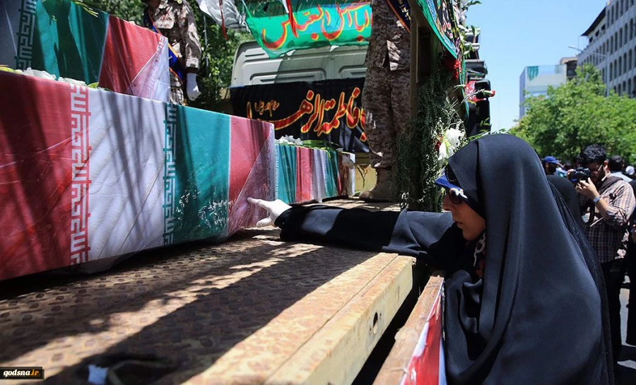 بحضور رسمي وشعبي

اقامة مراسم عزاء لشهداء الاعتداءات الارهابية في مبني مجلس الشورى الاسلامي 2