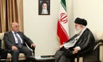الإمام الخامنئی لدى لقائه برئیس الوزراء العراقی

یجب حفظ وحدة الاراضی العراقیة وعدم الثقة بأمریکا وأذنابها 2