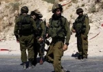 بسبب التوتر الذي تشهده  حدود غزة و مخاوف  من تنفيذ عمليات فلسطينية

جيش الاحتلال الاسرائيلي يأمر بتعزيز قواته على طول حدود قطاع غزة
 2