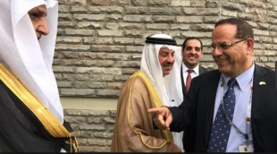 خبرگزاری‌ «بلومبرگ» گزارش داد:

تلاش اسرائیل برای انجام پروازهای مستقیم از تل آویو به مکه 3