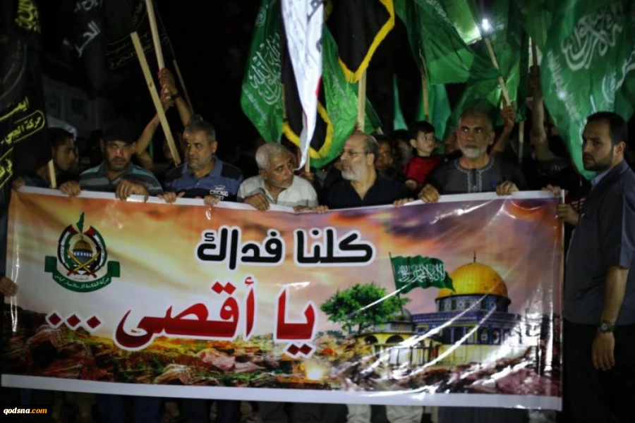 خلال مسيرة بغزة..

 حماس والجهاد تهددان بالرد على جرائم الاحتلال بحق الأقصى 2
