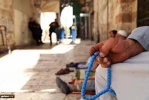 Palestinian worshipers pray outside Aqsa mosque in 4th consecutive day of constraints 4