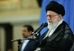 خلال زيارته عائلة أحد الشهداء في طهران؛

قائد الثورة : لولا الشهداء وتضحياتهم البطولية لكانت البلاد خاضعة تحت الاحتلال
 2