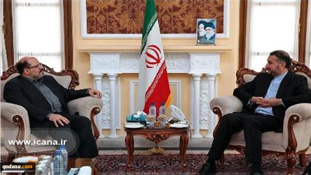 خلال استقباله ممثل حركة حماس في طهران؛

امير عبداللهيان يعلن استعداد ايران لارسال فريق طبي وادوية الي فلسطين  
 2