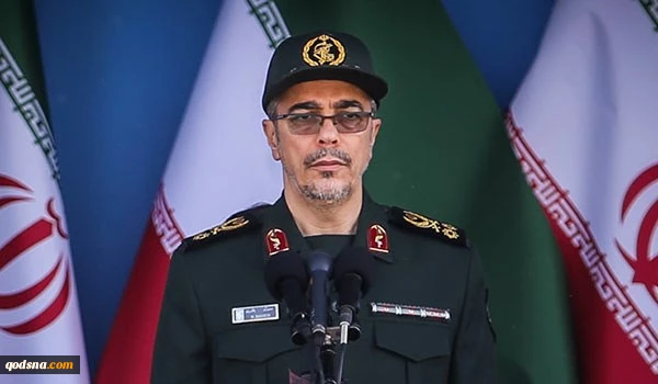 اقتدار الجمهوریة الاسلامیة أثار الهلع لدى الاعداء؛

اللواء باقری: بالنسبة لإیران لا فرق بین حزب الله و حرکة حماس 2