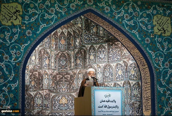 خطيب جمعة طهران:

العدو يريد تدمير الدول الاسلامية وممارسة الضغوط على شعوبها 2