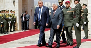 صحيفة اسرائيلية نقلا عن مسؤول فلسطيني: 

مستشار الرئيس الأمريكي سيحمل لابومازن ضمانات من ترامب