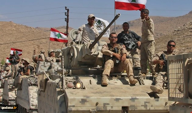 الإعلان عن وقف إطلاق النار على الجانبين اللبناني والسوري ومسلحو داعش يسلمون أنفسهم لحزب الله
 2