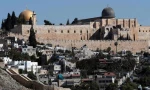 الأوقاف تدين القرار وتعتبره اعتداء على حق الله سبحانه وتعالى؛

الاحتلال يقرر اغلاق مكاتب الأوقاف في الحرم ومحاكمتها كمنظمة إرهابية

 2
