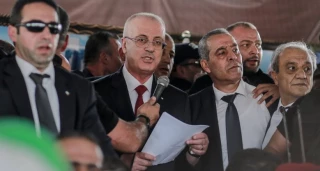 از بین رفتن خوشبینی‌ها درباره تحولات جدید فلسطین؛

ابومازن : اجازه نمی دهیم سلاحی غیر از سلاح تشکیلات خودگردان در غزه باشد