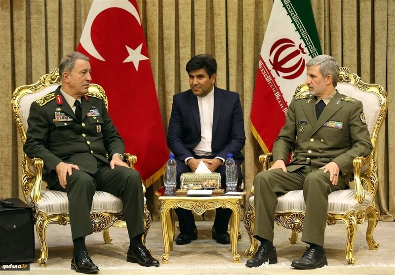 وزير الدفاع الايراني خلال لقاء نظيره التركي:

ايران وتركيا لن تسمحا بتنفيذ سيناريو جديد للكيان الصهيوني في المنطقة
 2