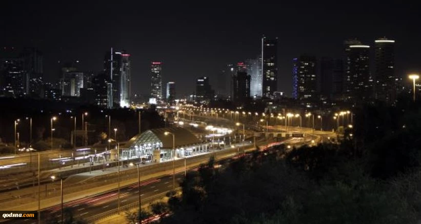 الحرب ستفضي إلى إحداث دمار واسع في المدينة بشكل لا يمكن تخيله؛

مفكر "إسرائيلي": هذا ما سيحدث لـ"تل أبيب" بعد حرب مع حزب الله

 2