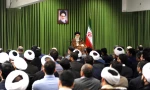 خلال استقباله حشدا من النخبة العلمية والجامعيين المتفوقين؛

قائد الثورة الإسلامية: امريكا وكيلة الصهيونية في العالم
 2