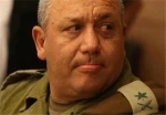 من هي؟ 

قائد جيش 
