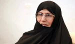 بمناسبة وفاة والده؛

كريمة الإمام الخميني(رض) تُقدم عزاءها للواء قاسم سليماني 
 2
