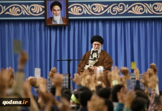 رهبر معظم انقلاب اسلامی در دیدار هزاران نفر از دانش‌آموزان و دانشجویان:

کوتاه‌آمدن آمریکا را گستاخ می‌کند تنها راه، مقابله وایستادگی است