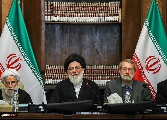 آیة الله شاهرودی خلال اجتماع لمجمع تشخیص مصلحة النظام:

لاینبغی للشعبین العراقی والسوری اغفال مؤامرات الشیطان الاکبر والکیان الصهیونی
 2