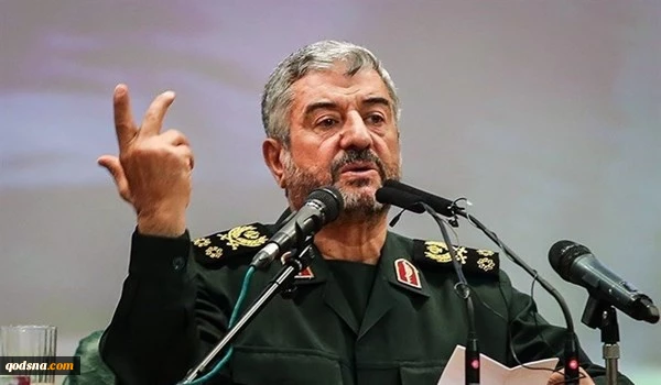 تحقق وعود الثورة الاسلامية قد تسارع في الفترة الاخيرة؛

قائد الحرس الثوري: سوريا تعرضت لحرب عالمية هزم فيها الاستكبار
 2