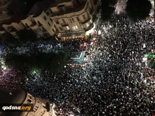 در مخالفت با عدم رسیدگی به پرونده‌های فساد نخست وزیر اسرائیل برگزار شد؛

اعتراض20 هزار اسرائیلی علیه نتانیاهو و فساد دولتی/ بزرگترین تظاهرات تل آویو در ماههای اخیر