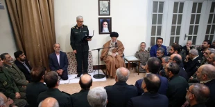برگزیدگان جشنواره مالک اشتر با فرمانده کل قوا دیدار کردند
 2