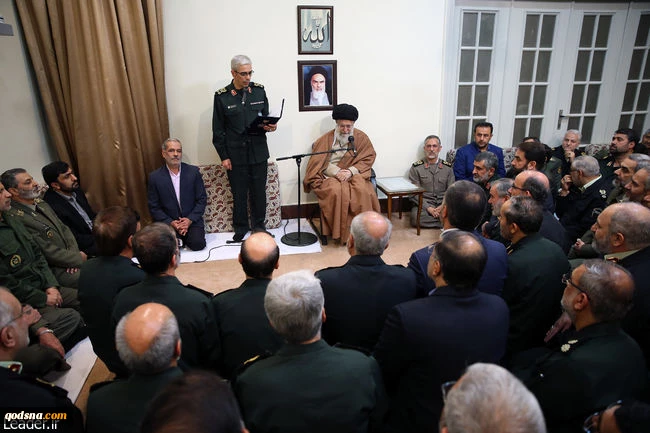 قائد الثورة الإسلامیة:

 تعزیز قدرات القوات المسلحة یحافظ على مناعة الشعب
 2