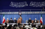 خلال استقبال رؤساء السلطات الثلاث وضيوف مؤتمر الوحدة الإسلامية..

قائد الثورة الاسلامية: إعلان القدس عاصمة لفلسطين المحتلة ناتج عن عجز الأعداء
 2