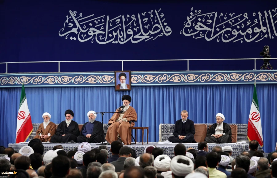 خلال استقبال رؤساء السلطات الثلاث وضيوف مؤتمر الوحدة الإسلامية..

قائد الثورة الاسلامية: إعلان القدس عاصمة لفلسطين المحتلة ناتج عن عجز الأعداء
 2
