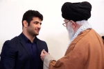 بعد تنازله عن الفوز تجنباً لمواجهة مصارع اسرائيلي؛

لقاء عليرضا كريمي مصارع الجمهورية الإسلامية البطل بقائد الثورة الاسلامية
 2