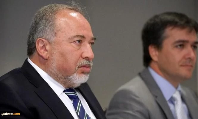 بعد يوم واحد من تحريضه على الفلسطينيين في الداخل المحتل؛

ليبرمان يواصل تحريضه: نواب القائمة المشتركة مجرمو حرب
 2