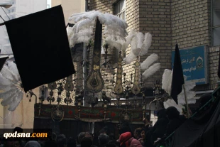 متولیان حسینیه سادات درکه در گفتگو با قدسنا:

مساجد و حسینیه ها دانشگاه مدافعان حرم است/محبت و عشق به سالار شهیدان در قلب و جان مردم ایران جای دارد 4