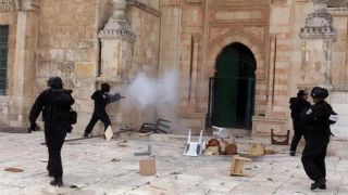 Israeli troops prevent restoration works at Al-Aqsa