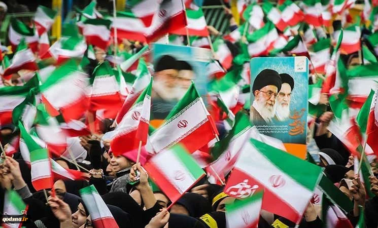 في ذكري انتصار الثورة الإسلامية بإيران..

 نهضة متواصلة واستمرار بدعم قضايا المنطقة وأمن العالم
 2