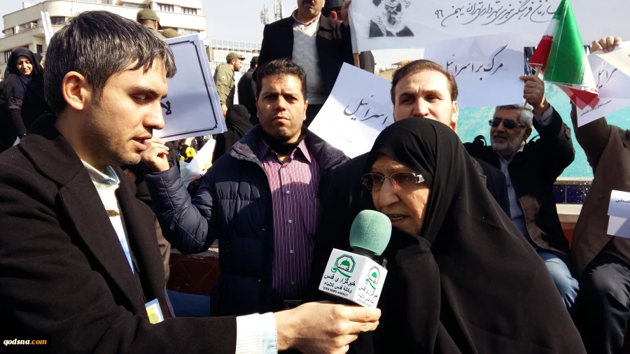 في مسيرات العاصمة؛

كريمة الإمام الخميني(رض) تشارك في مسيرات 22 بهمن: 2