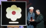 خلال مؤتمر تکریم الشهید القائد الحاج عماد مغنیة فی طهران؛

منح الجائزة العالمیة 