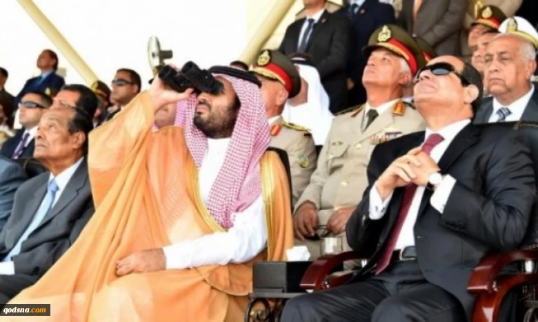 في وقت تمسّك فيه عباس بموقفه الرافض لقبول تلك التسوية؛

بن سلمان يلتقي بالإسرائيليين ويضغط عباس لقبول "صفقة القرن"
 2