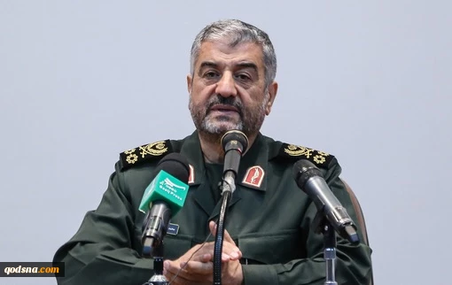 مؤكدا علي ان جميع التهديدات الخارجية ضد الثورة الاسلامية قد تحولت الى فرص فريدة للثورة الاسلامية؛

اللواء جعفري: الكيان الصهيوني ارتعد من وجود المقاومةالشعبية في العراق وسوريا 2