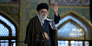 رهبر معظم انقلاب در اجتماع بزرگ حرم مطهر رضوی:

امریکایی‌ها با به‌وجود آوردن داعش، به دنبال آن بودند که ذهن ملتهای منطقه را از رژیم صهیونیستی دور کنند 2