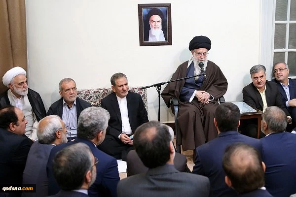 خلال استقباله عدداً من المسؤولين في البلاد؛

قائد الثورة: التعرض لخصوصيات الآخرين في وسائل التواصل "حرام" شرعا
 2