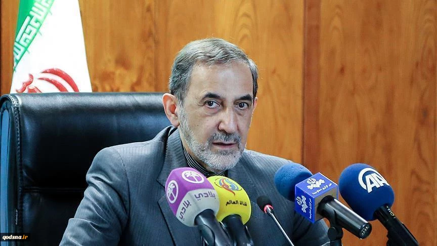 في مؤتمر صحفي له بعد لقائه الرئيس السوري بشار الأسد في دمشق؛

ولايتي : الهدف الرئيس من الهجمة على سوريا تحطيمها كحلقة رئيسية في محور المقاومة
 2