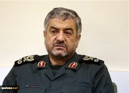 في رسالة التهنئة بمناسبة يوم الجيش الوطني؛

اللواء جعفري : تلاحم الجيش مع الحرس الثوري ادي الي تعاظم قوة الجمهورية الاسلامية
 2