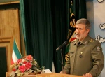 طهران تعتز بأنها من المطالبين والمساهمين بالحفاظ على أمن واستقرار المنطقة

وزير الدّفاع: القوات المسلحة الايرانية تستطيع الدفاع عن أمن المنطقة
 2