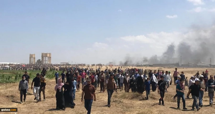 اقتحموا السياج الفاصل

المتظاهرون الفلسطينيون يتمكنون من العبور إلى الأراضي المحتلة
 2