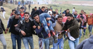 لحظه به لحظه با مراسم  انتقال سفارت آمریکا به قدس اشغالی و راهپیمایی بازگشت

یورش بی سابقه نظامیان و شهرک نشینان به مسجدالاقصی /انتقال سفارت آمریکا در سایه سکوت عربی و اسلامی /آغاز حرکت شهروندان فلسطینی برای مشارکت در تظاهرات میلیونی بازگشت/ تا کنون 18 