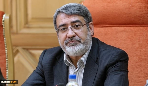 خلال اجتماع تنسيقي لاقامة مراسم الذكرى الـ 29 لرحيل الامام الخميني (رض)

قائد شرطة طهران: الامام الخميني حقق انجازات على نهج الانبياء
 2