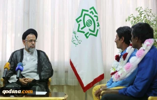 وزیر اطلاعات با چهار ملوان آزادشده دیدار کرد