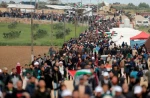 بينهم خمسة صحفيين واطفال

4 شهداء و525 إصابة بالرصاص والاختناق على الحدود
 2